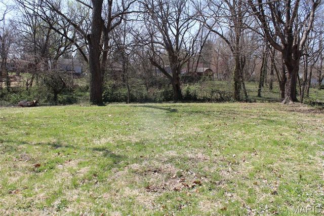 877 E Airline Drive, East Alton, IL 62024
