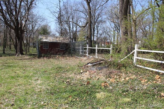 877 E Airline Drive, East Alton, IL 62024