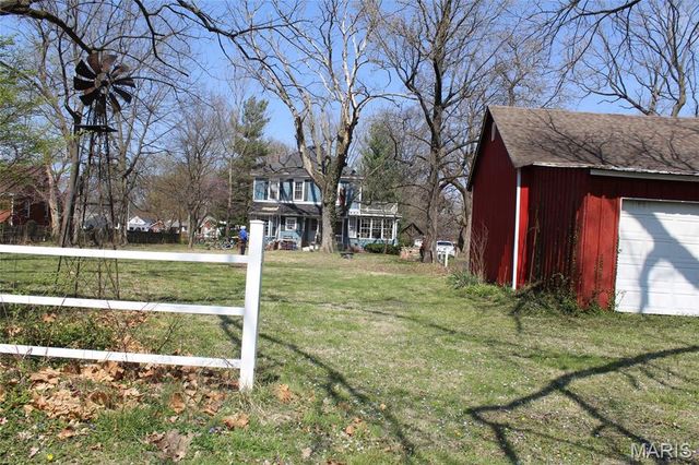 877 E Airline Drive, East Alton, IL 62024