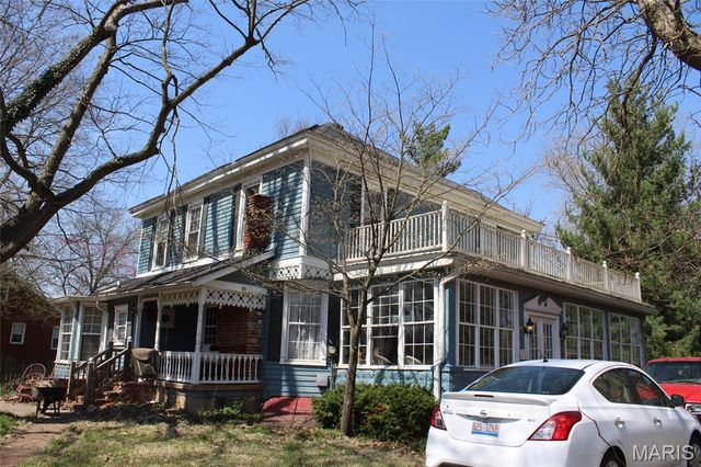 877 E Airline Drive, East Alton, IL 62024