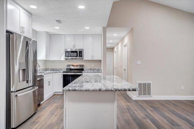 2159 Beavers LN, Vinton, VA 24179