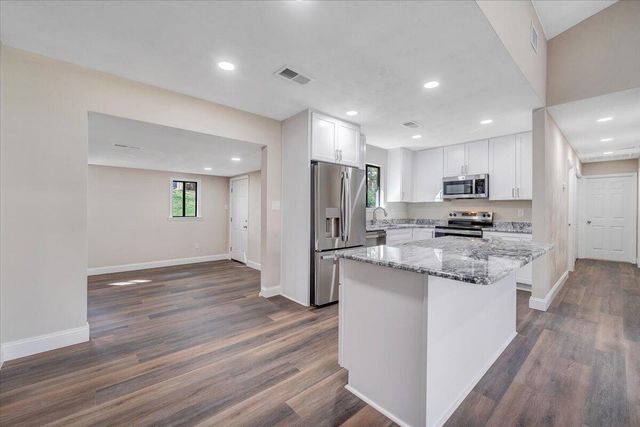 2159 Beavers LN, Vinton, VA 24179