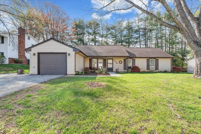 2159 Beavers LN, Vinton, VA 24179