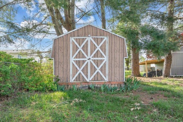 2159 Beavers LN, Vinton, VA 24179