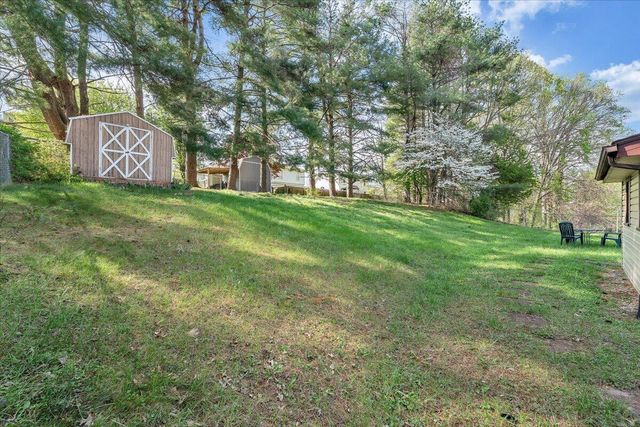 2159 Beavers LN, Vinton, VA 24179