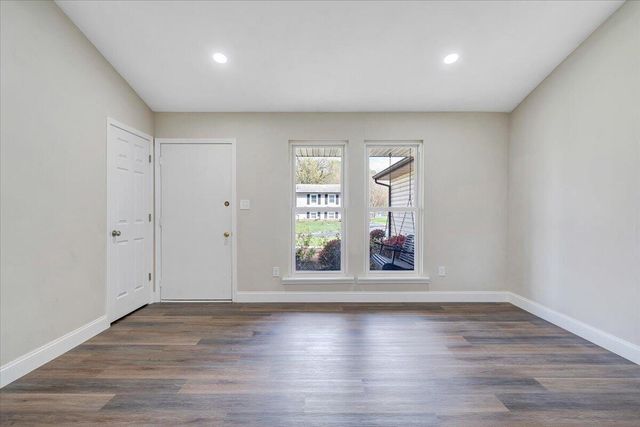 2159 Beavers LN, Vinton, VA 24179