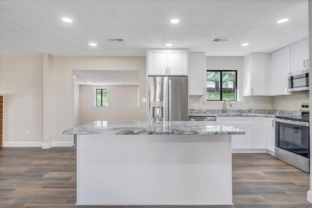 2159 Beavers LN, Vinton, VA 24179