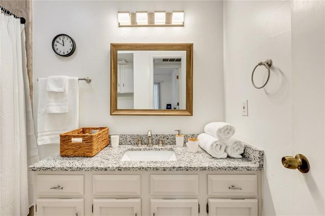 11409 Springhollow Road 505, Oklahoma City, OK 73120