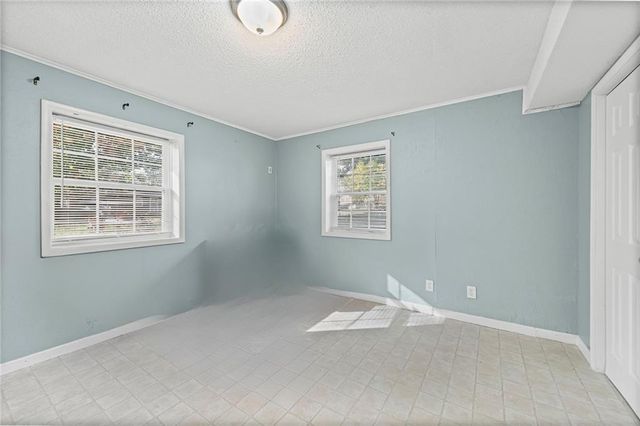 6302 E 102nd Street, Kansas City, MO 64134
