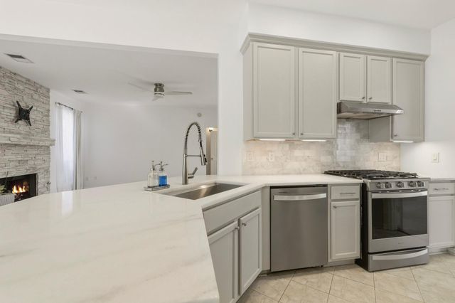 4006 Stonehurst Drive, Pearland, TX 77584