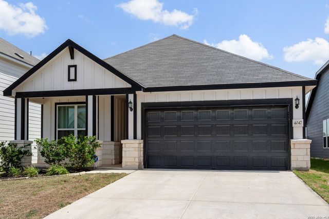 4047 WILD BLOOM RD, Seguin, TX 78155