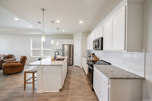 4047 WILD BLOOM RD, Seguin, TX 78155