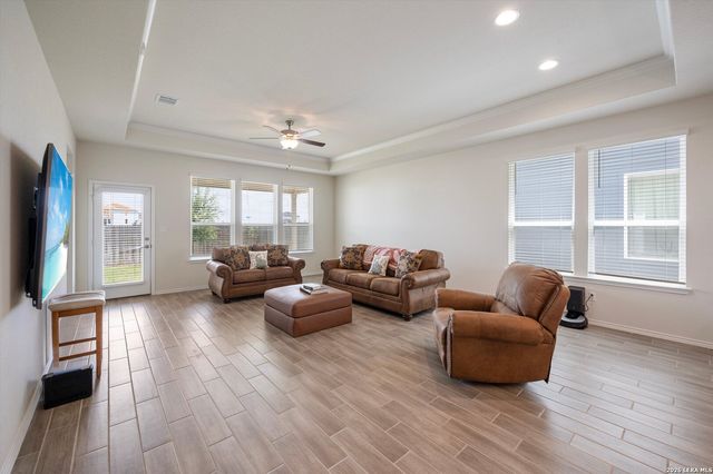 4047 WILD BLOOM RD, Seguin, TX 78155