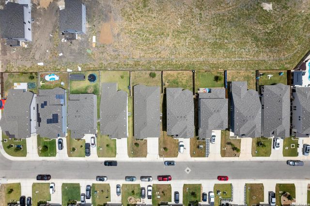 4047 WILD BLOOM RD, Seguin, TX 78155