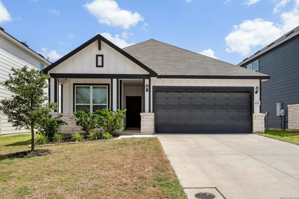 4047 WILD BLOOM RD, Seguin, TX 78155