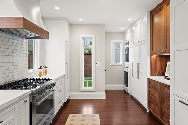 1450 E 38th ST, Oakland, CA 94602