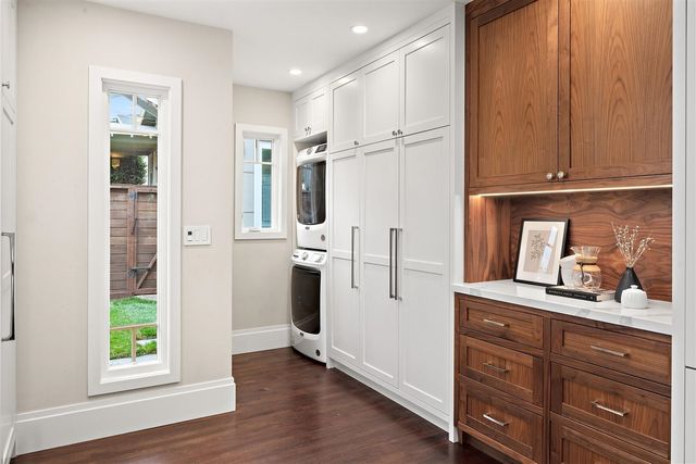 1450 E 38th ST, Oakland, CA 94602