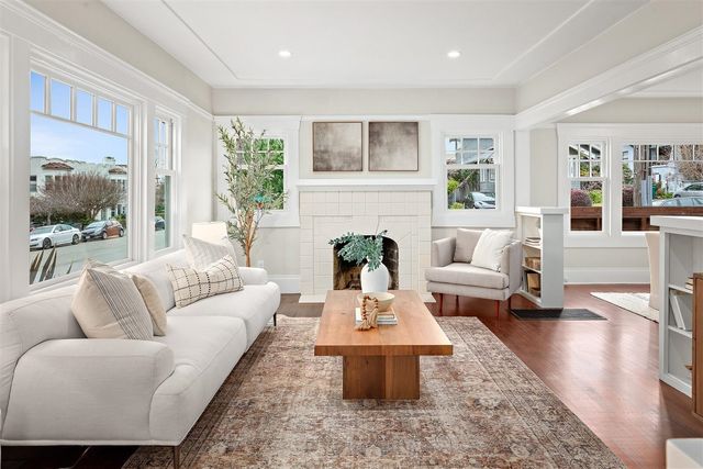 1450 E 38th ST, Oakland, CA 94602