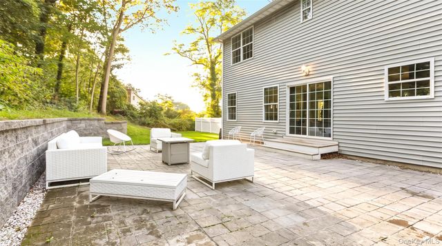 24 Belmont Road, Sound Beach, NY 11789