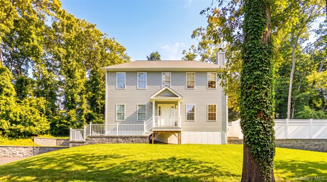 24 Belmont Road, Sound Beach, NY 11789