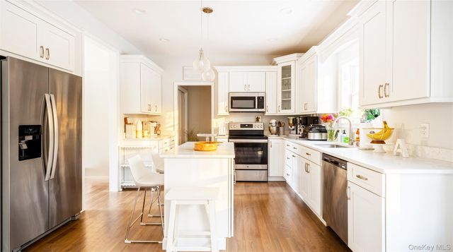 24 Belmont Road, Sound Beach, NY 11789