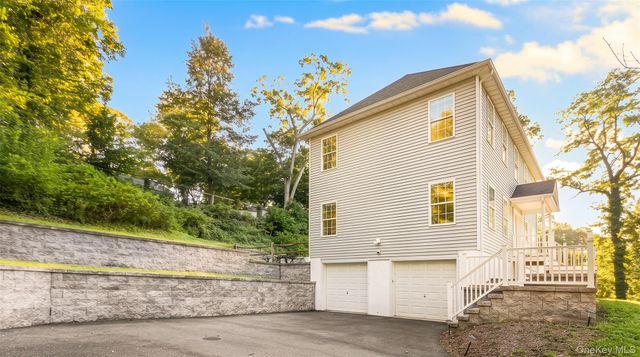24 Belmont Road, Sound Beach, NY 11789