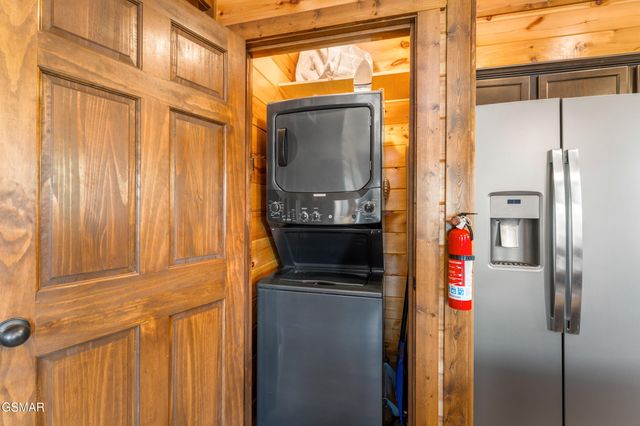 851 Osprey Way, Pigeon Forge, TN 37863