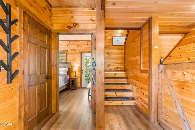 851 Osprey Way, Pigeon Forge, TN 37863