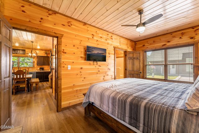 851 Osprey Way, Pigeon Forge, TN 37863