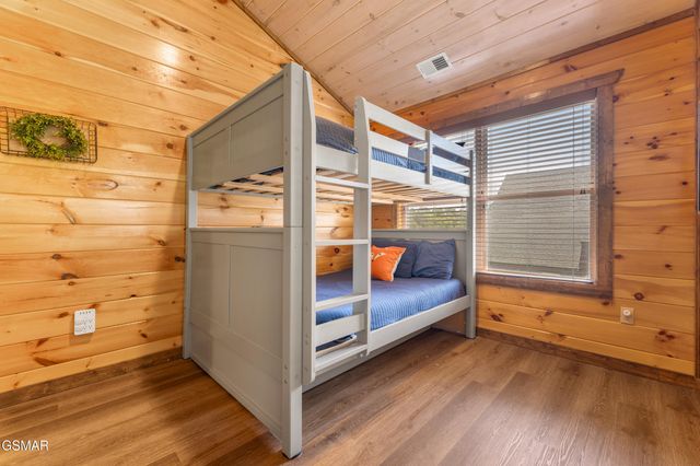 851 Osprey Way, Pigeon Forge, TN 37863