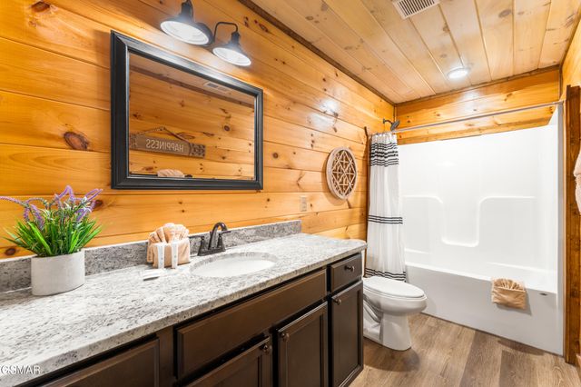 851 Osprey Way, Pigeon Forge, TN 37863