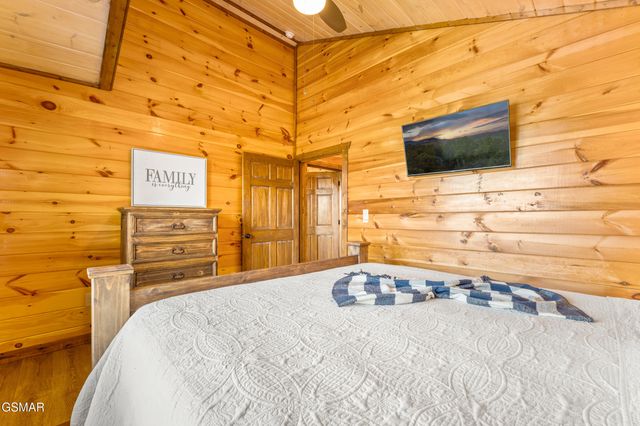 851 Osprey Way, Pigeon Forge, TN 37863