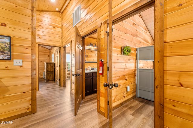 851 Osprey Way, Pigeon Forge, TN 37863