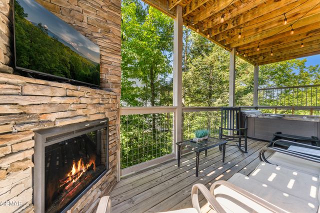 851 Osprey Way, Pigeon Forge, TN 37863