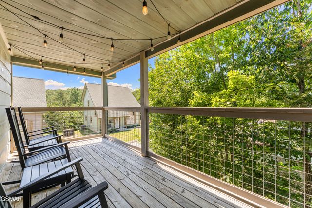 851 Osprey Way, Pigeon Forge, TN 37863