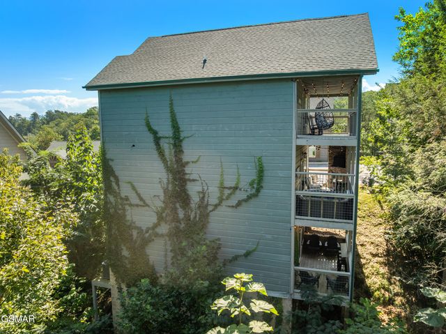 851 Osprey Way, Pigeon Forge, TN 37863