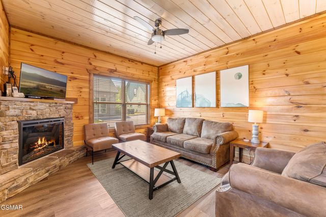 851 Osprey Way, Pigeon Forge, TN 37863