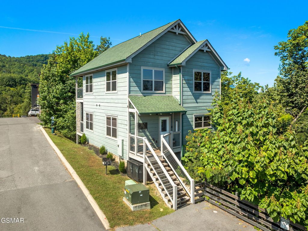 851 Osprey Way, Pigeon Forge, TN 37863