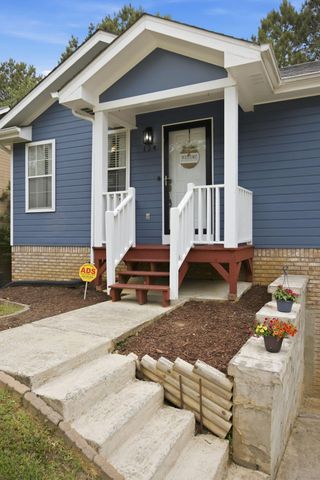 124 Brently Woods Drive, Chattanooga, TN 37421