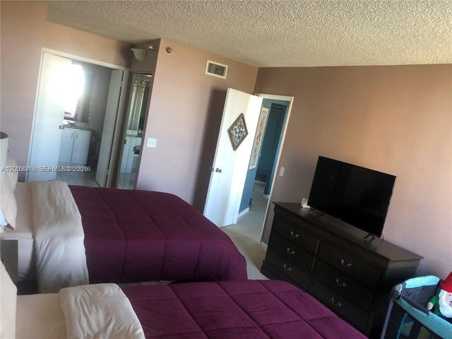 3300 NE 191st St 1101, Aventura, FL 33180