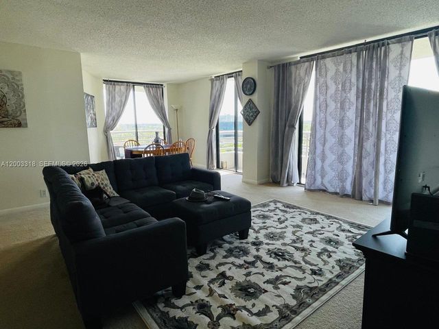 3300 NE 191st St 1101, Aventura, FL 33180