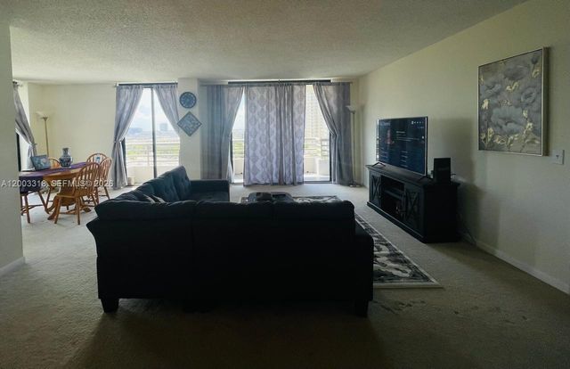 3300 NE 191st St 1101, Aventura, FL 33180