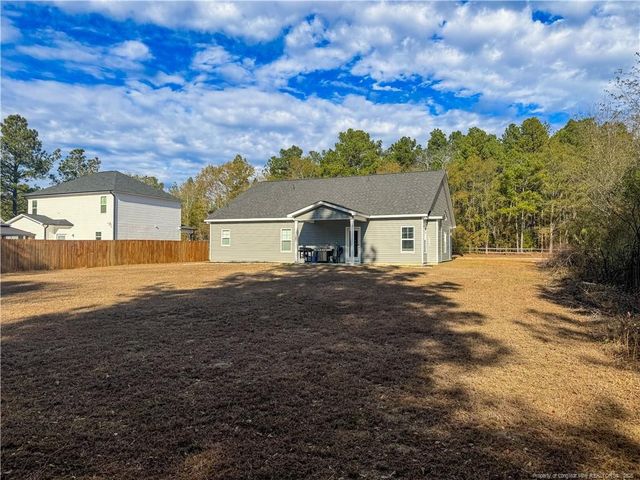 127 Lonesome Glory Drive, Raeford, NC 28376
