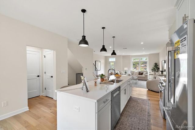 386 Notre Dame Street, Grosse Pointe, MI 48230