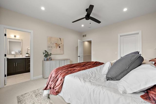 386 Notre Dame Street, Grosse Pointe, MI 48230