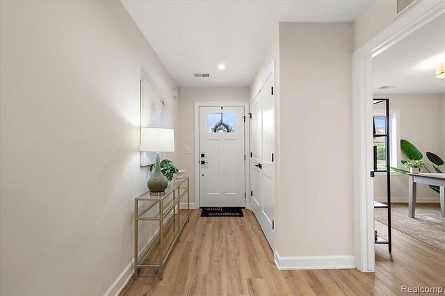 386 Notre Dame Street, Grosse Pointe, MI 48230