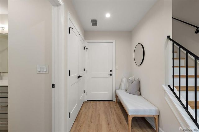 386 Notre Dame Street, Grosse Pointe, MI 48230