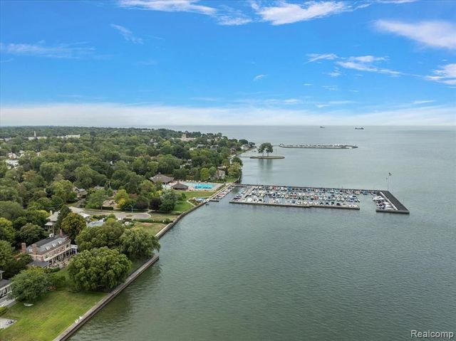 386 Notre Dame Street, Grosse Pointe, MI 48230