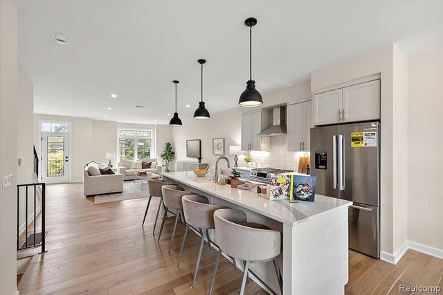 386 Notre Dame Street, Grosse Pointe, MI 48230