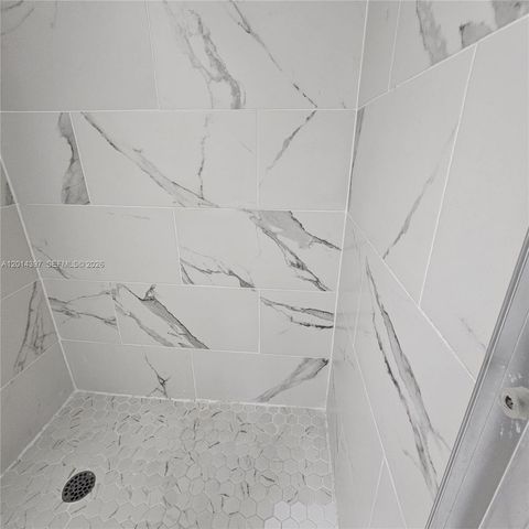3070 NW 48th Ter 104, Lauderdale Lakes, FL 33313